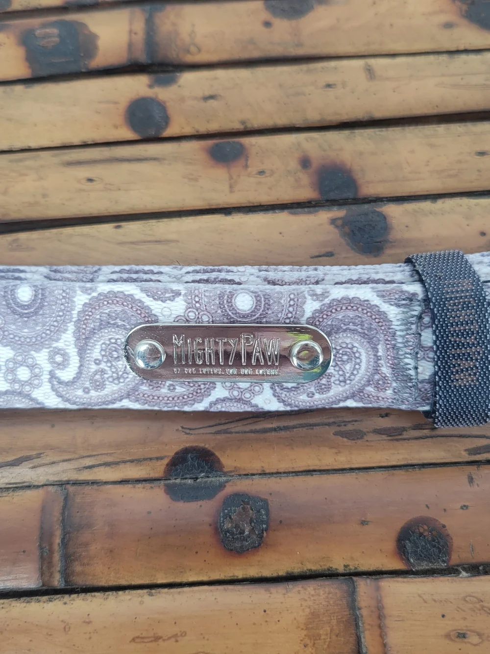 Gray Paisley Dog Leash - Comfortable, Durable Walk Lead